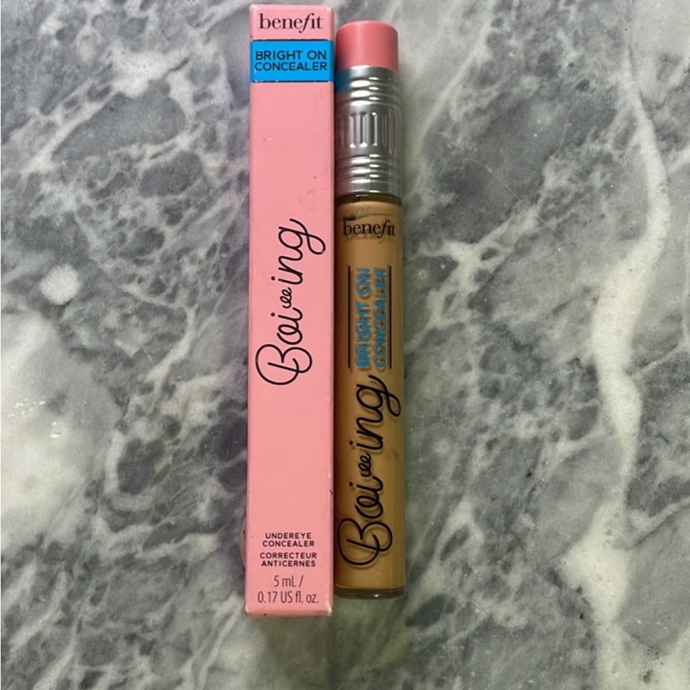 Benefit Bright On‎ Concealer Apricot